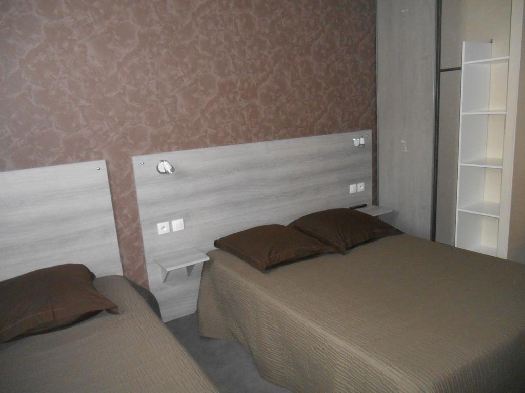 Hotel La Tente Verte Loon-Plage Rum bild