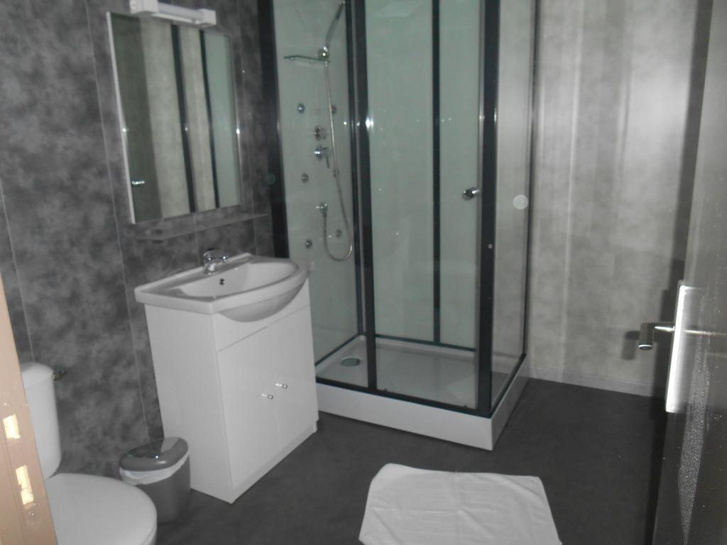Hotel La Tente Verte Loon-Plage Rum bild