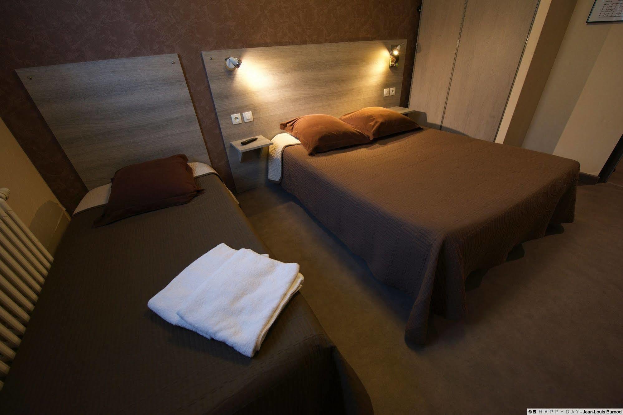 Hotel La Tente Verte Loon-Plage Exteriör bild